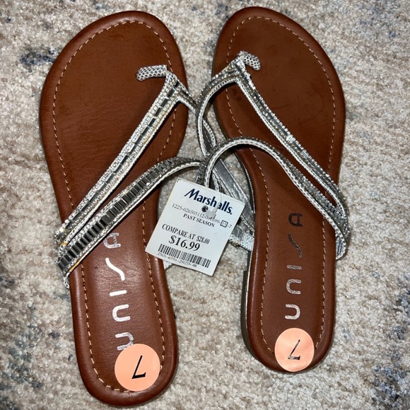 NWT Size 7 Sparkle Sandals - Picture 1 of 3